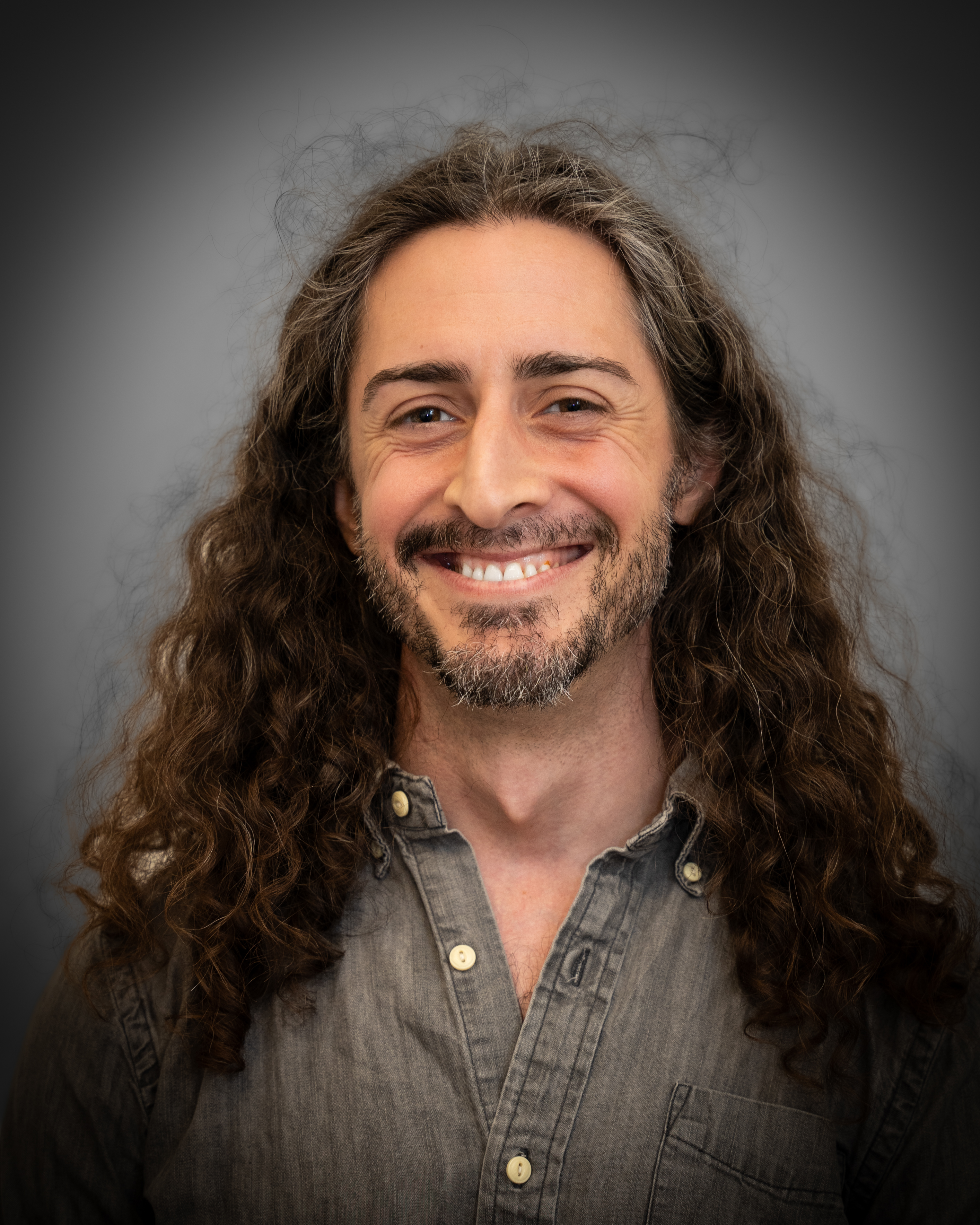 Cameron Eshgh headshot photo